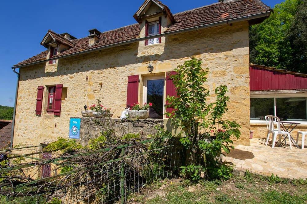 Maison de campagne proche de la Dordogne avec grand jardin et cheminée in Sainte-Mondane, Quercy