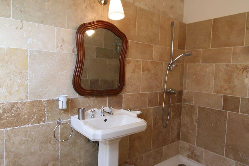 Belles maisons 12p: 6ch, 6 sdb, silence ,   Beauval, piscine : gite Orfeuiles in Thésée, Région de Romorantin-Lanthenay