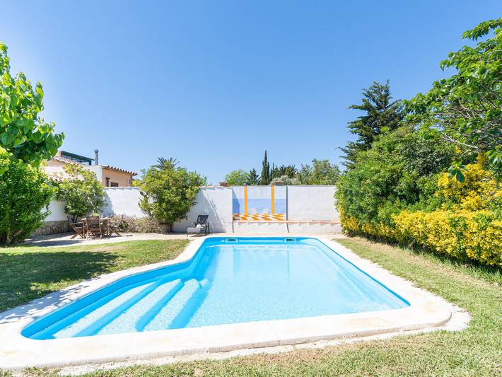 Ferienhaus in Strandnähe mit Pool, Garten, Wlan und Grill in Sant Pere Pescador, Oberampurien