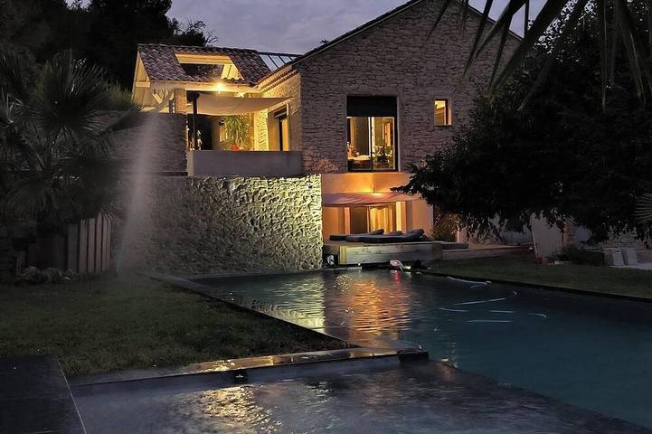 Agriturismo pour 10 personnes, avec jacuzzi et jardin à Carpentras