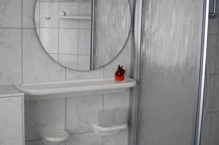 Doppelzimmer 6, Dusche, Wc - Pension & Restaurant Gockescher Hahn in Pöhl, Chemnitz und Umgebung