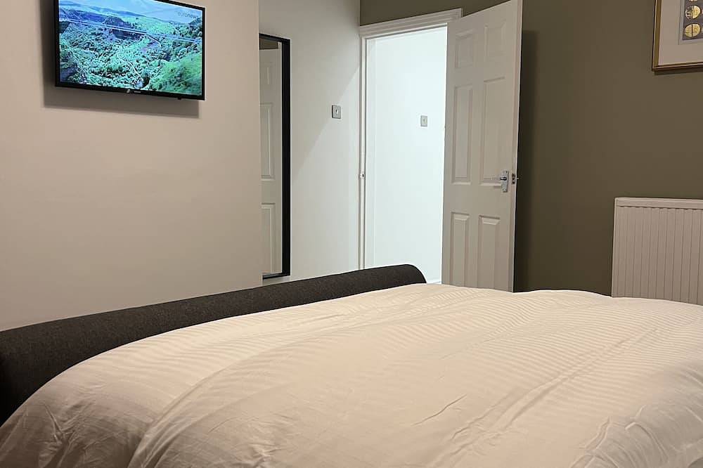 Comfortably furnished 2 bedroom home in Bolton in Bolton, Greater Manchester
