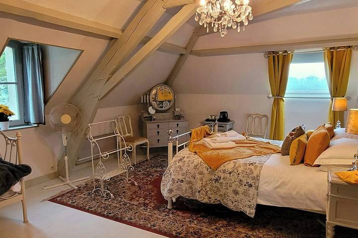 Location de vacances pour 17 personnes, avec Balcon ainsi que Jardin et Piscine à Épargnes - 4