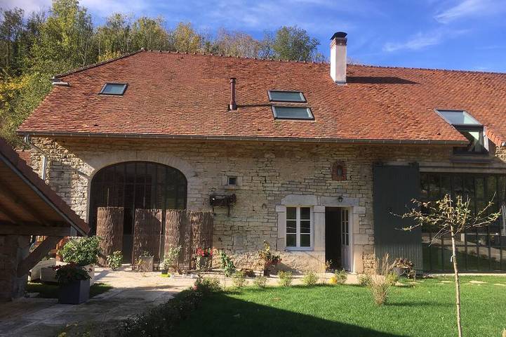 Location de vacances pour 3 personnes, avec Terrasse et Jardin dans Essia