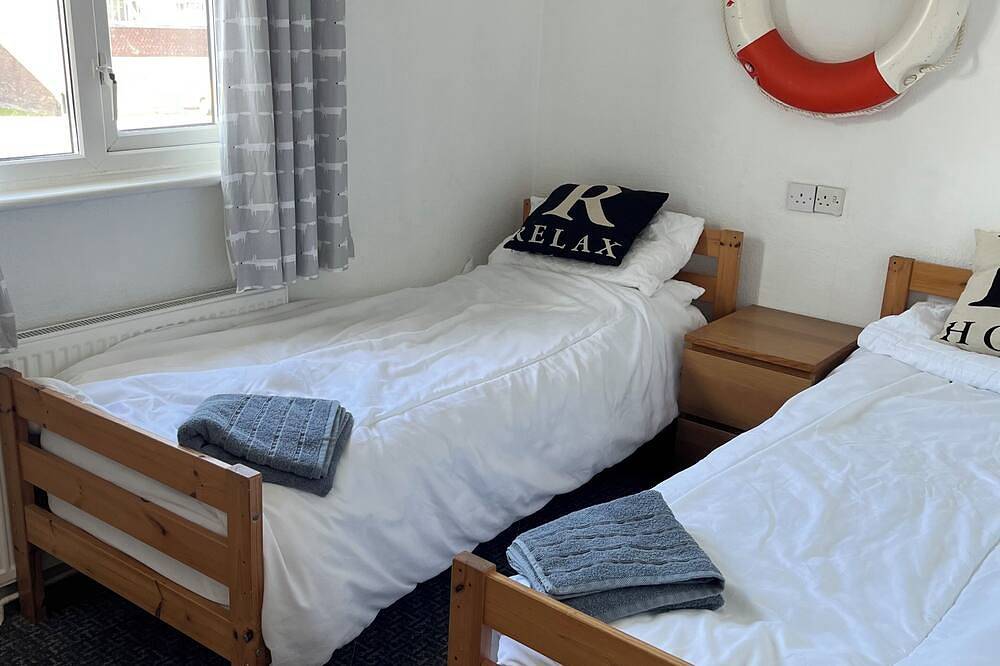 Tombreck 3 bed bungalow on private beach with direct access to sea in Pevensey, East Sussex