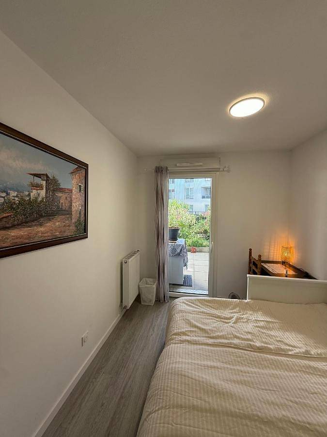 Une petite chambre jardin in Dijon, Région de Dijon