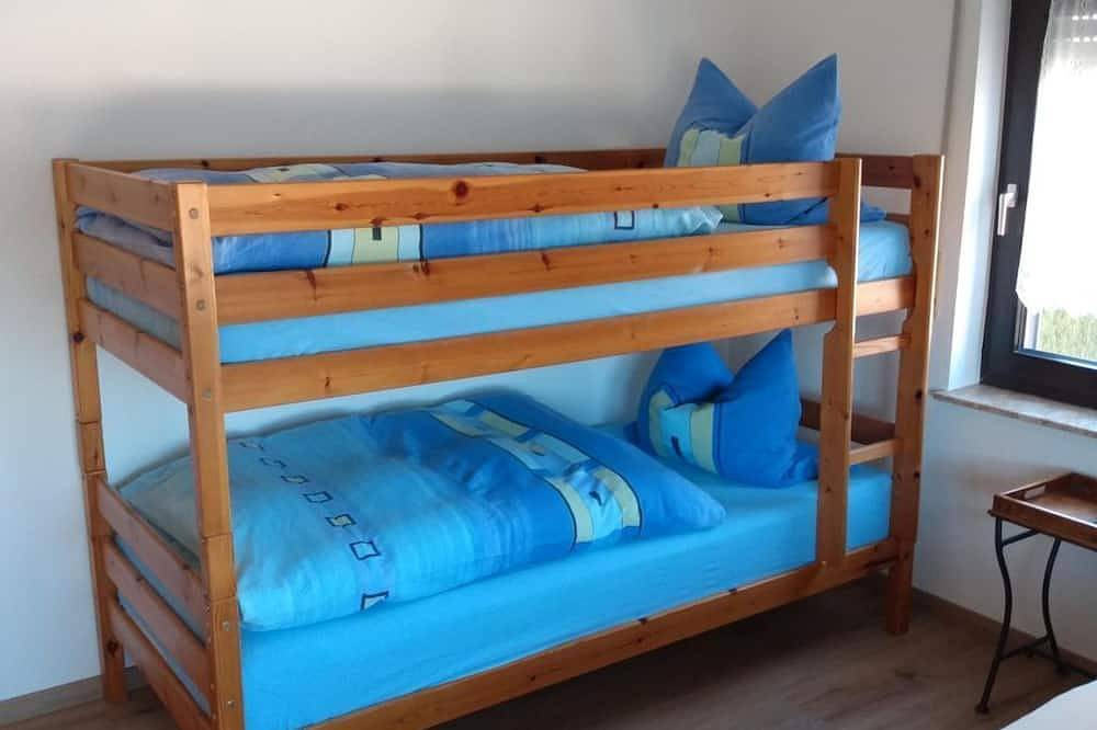 Ganze Wohnung, Ferienwohnung Reusch - 9-Bett-Ferienwohnung in Brandscheid, Naturpark Hohes Venn-Eifel