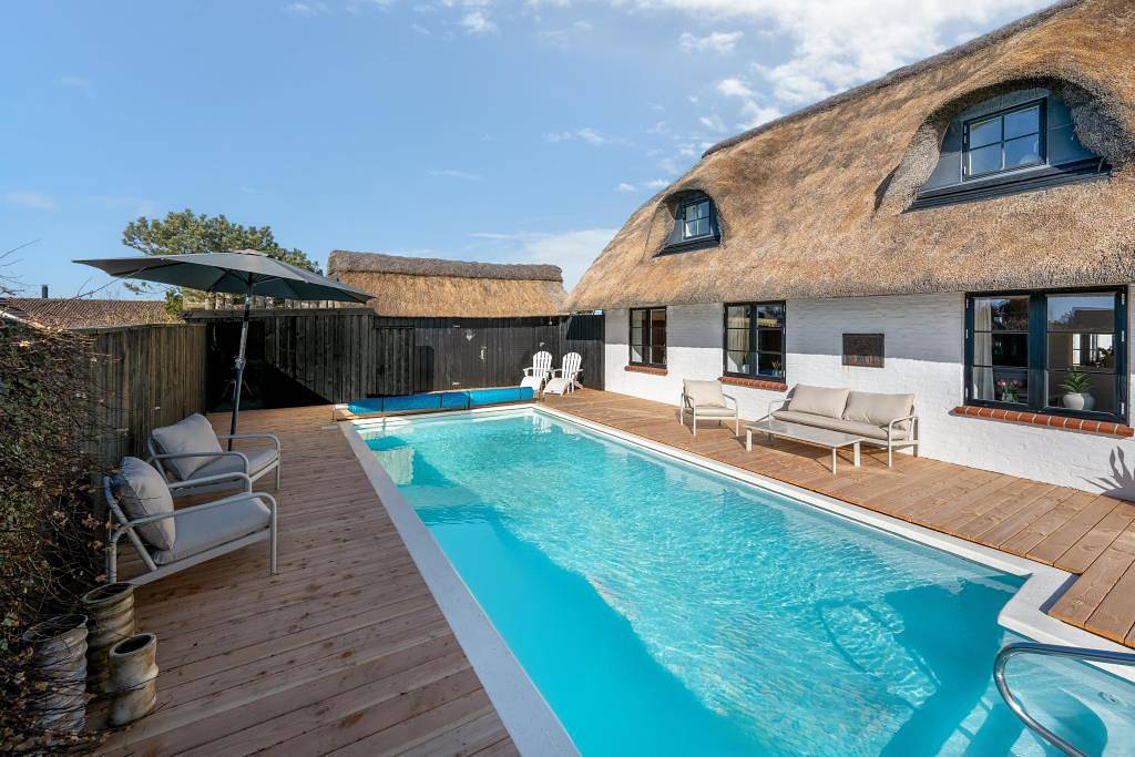 Einzigartiges Luxusferienhaus für 16 Personen mit Pool und Panoramablick in Nørre Lyngvig, Hvide Sande