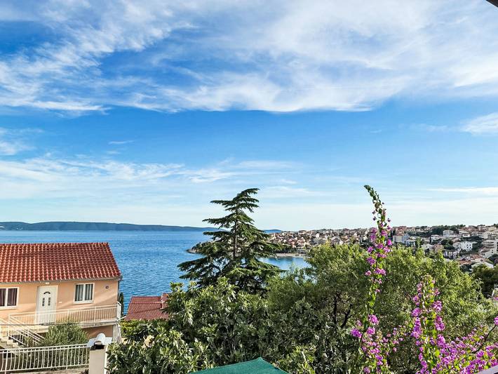 Ganze Wohnung, Wohnung mit Balkon und Meerblick in Okrug Gornji, Ciovo