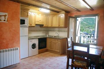 Gîte pour 4 personnes, avec vue et balcon à Torla