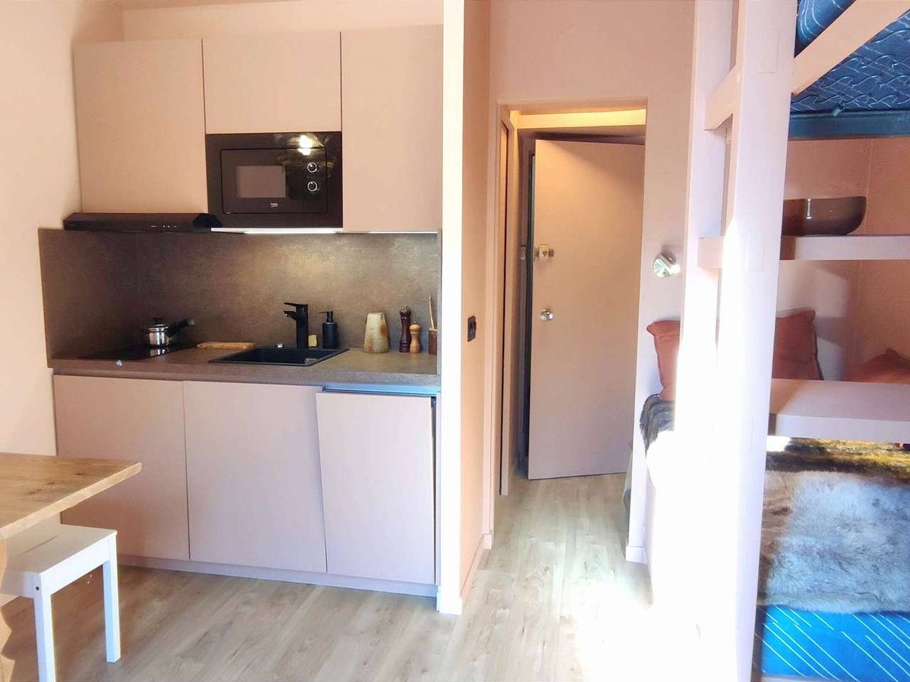 Entire studio, Modern and cozy studio at the foot of the slopes in Isola 2000 in Isola 2000, Isola