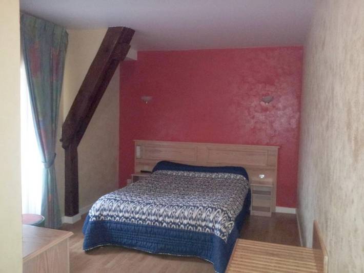 Hôtel pour 2 personnes, avec jacuzzi et sauna ainsi que jardin et piscine à Saint-Beauzire - 2