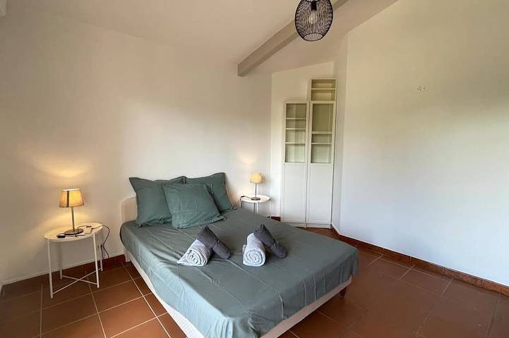 Gîte pour 2 personnes, avec piscine et terrasse, animaux acceptés à Paradou - 3