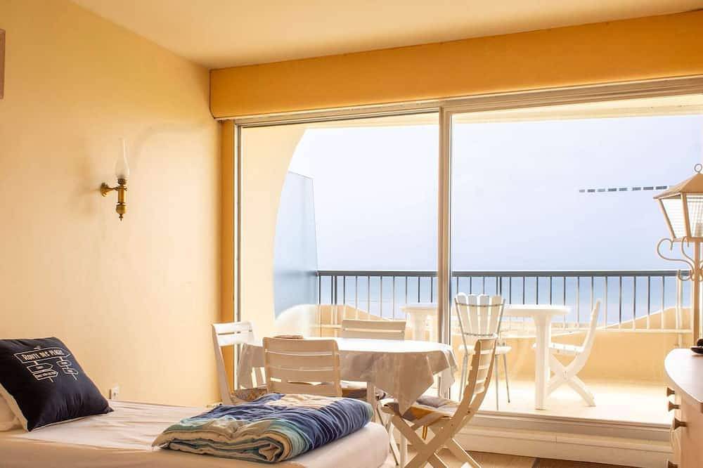 Ganze Wohnung, Sea-view cabin studio in Erquy | 4 guests | in Caroual, Erquy