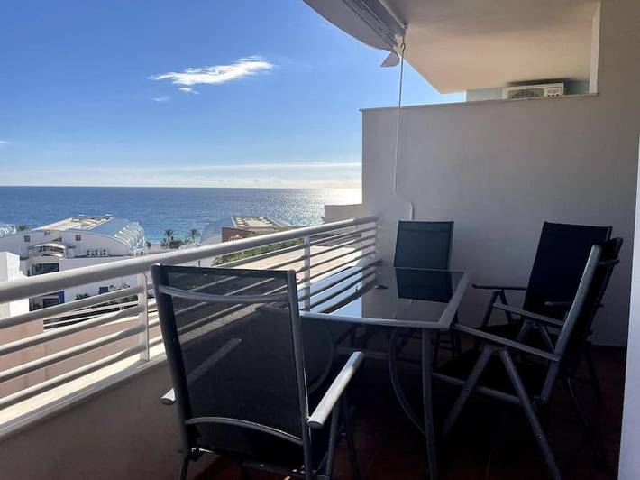 Ferienwohnung für 4 Personen, mit Balkon und Terrasse sowie Pool und Ausblick