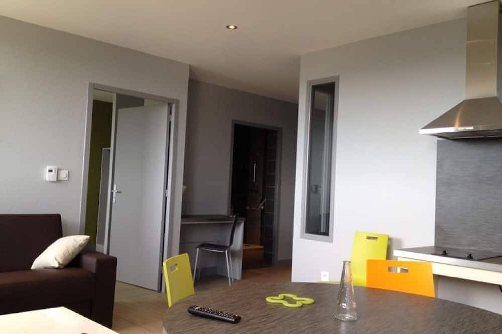 Appartement entier, Résidence Appart’en ville Appartement 6 personnes in Alleuze, Région de Saint-Flour