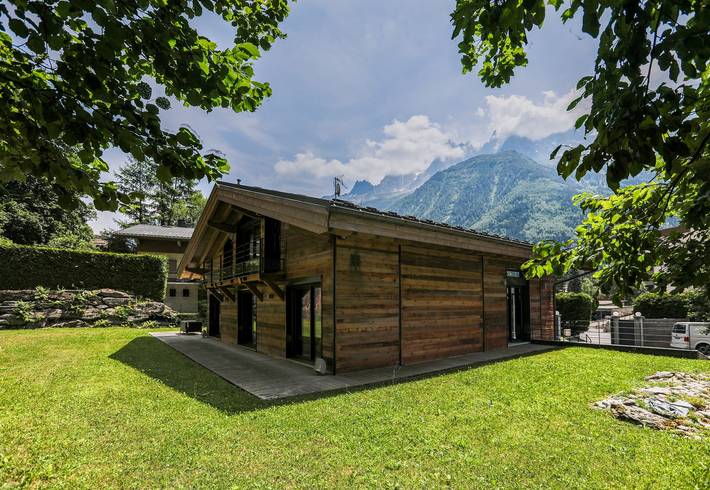 Maison de vacances pour 8 personnes, avec Balcon et Jacuzzi ainsi que Terrasse et Jardin à Chamonix-Mont-Blanc