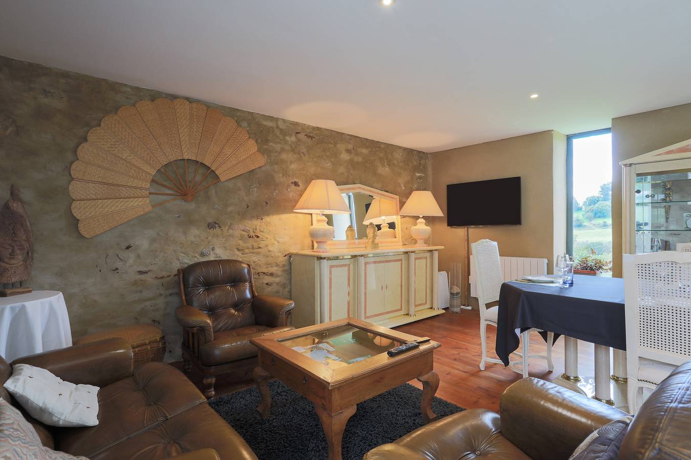 Holiday Home 'Keryanti' with Private Terrace, Shared Garden and Wi-Fi in Plouégat-Moysan, Morlaix region