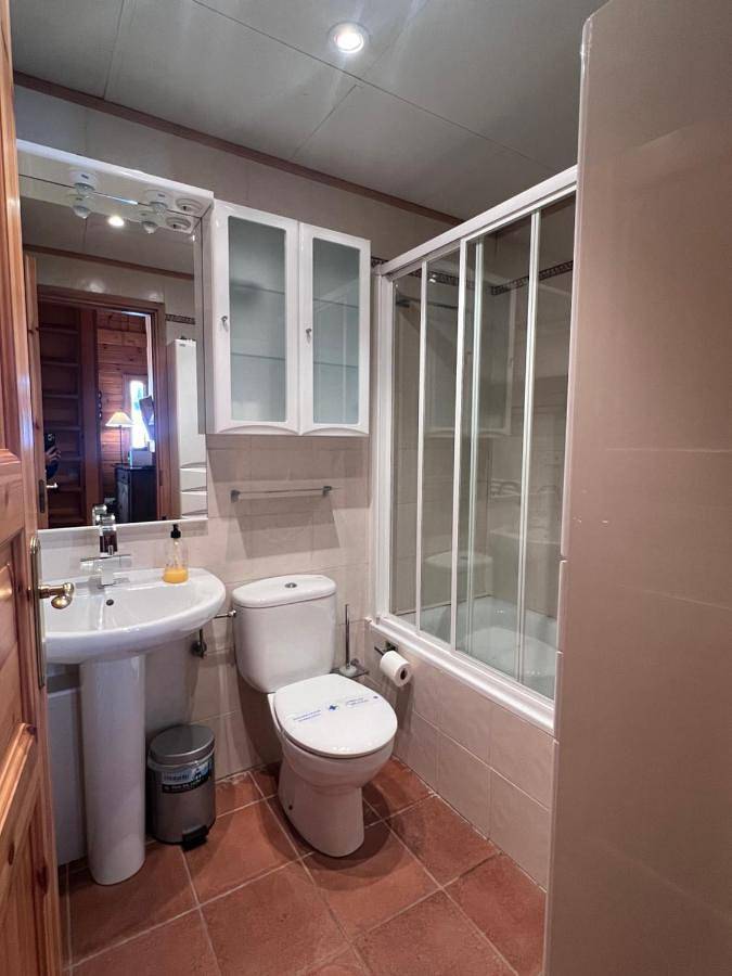 Gîte pour 4 personnes, avec vue, animaux acceptés dans Incles - 3