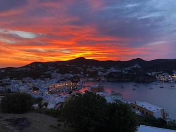 Ferienhaus für 3 Personen, mit Terrasse und Pool sowie Ausblick, mit Haustier in Ponza