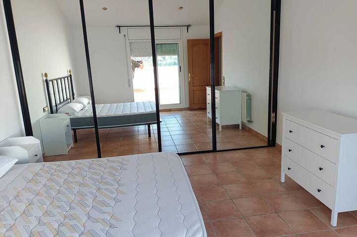 Villa für 9 Personen, mit Balkon und Whirlpool sowie Garten in Lloret de Mar - 2