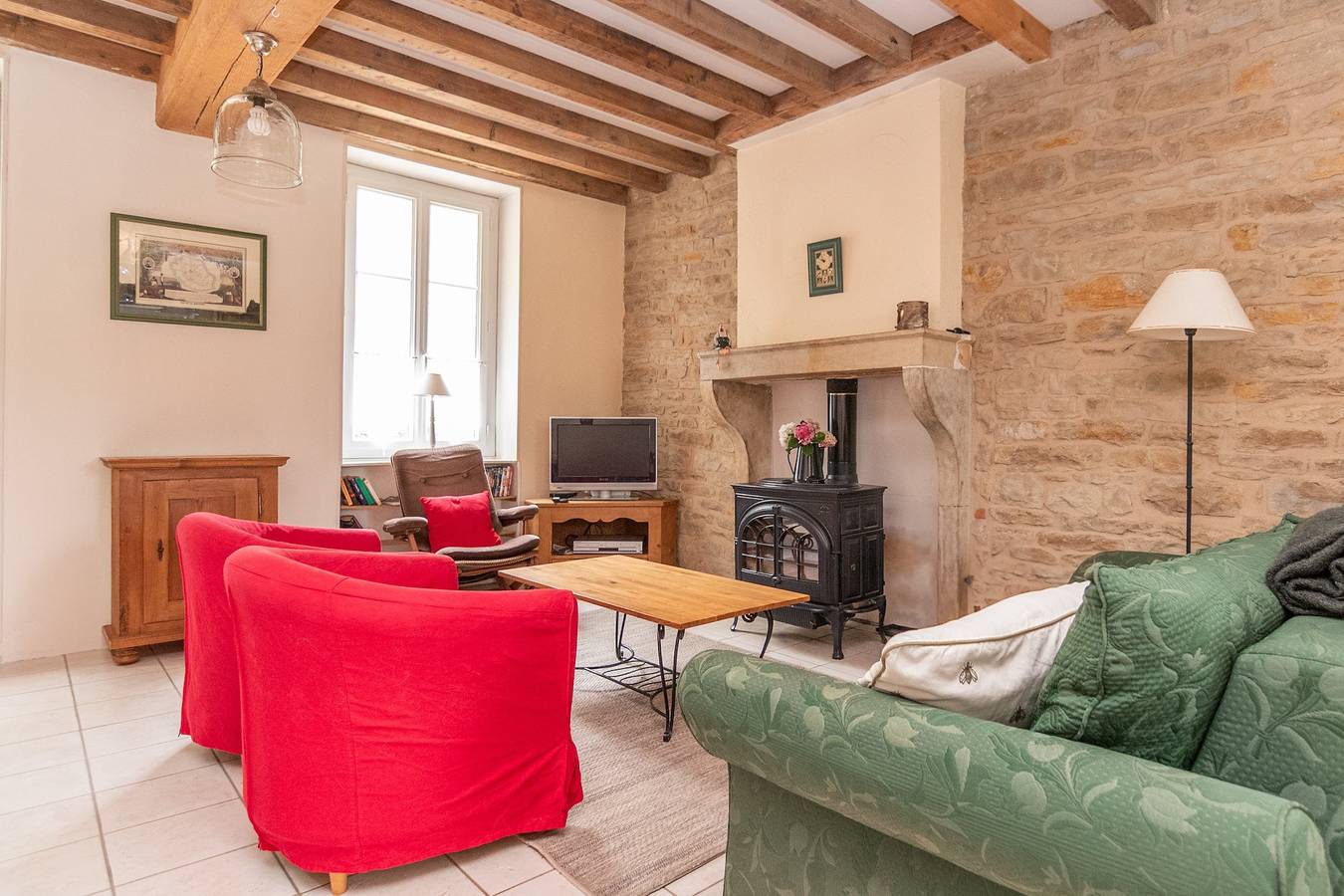 Les Volets Verts - Maison pour 10p avec Jardin in Jully-lès-Buxy, Region Chalon-sur-Saône