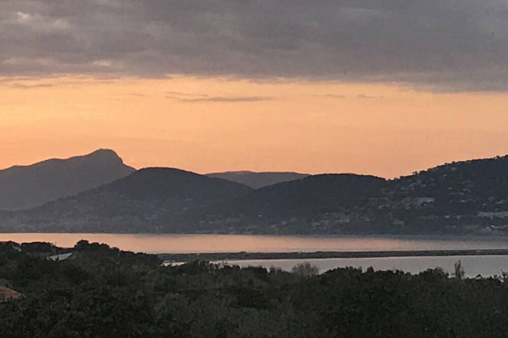 Villa pour 6 Personnes dans Hyeres, Région de Toulon