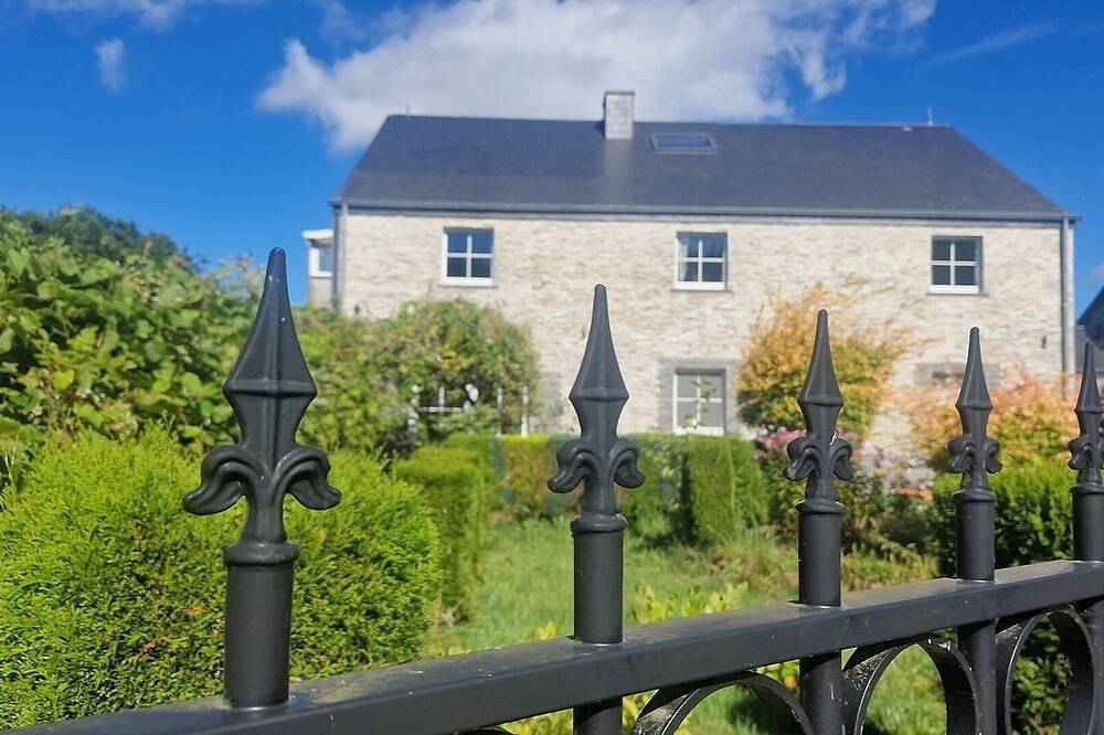 Geheel appartement, Nazareth vacation home in Bastenaken, Parc naturel Haute-Sûre Forêt d'Anlier