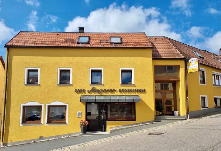 Ferienwohnung für 2 Personen, mit Balkon und Terrasse sowie Garten und Ausblick