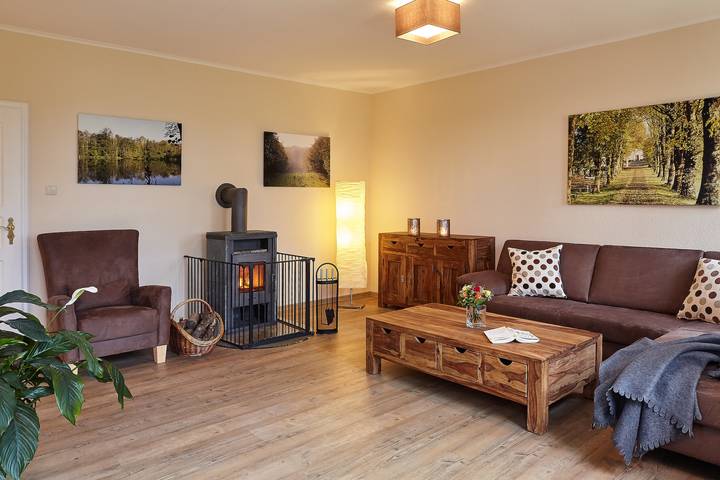 Ferienwohnung für 9 Personen, mit Balkon und Garten, kinderfreundlich in Rügge