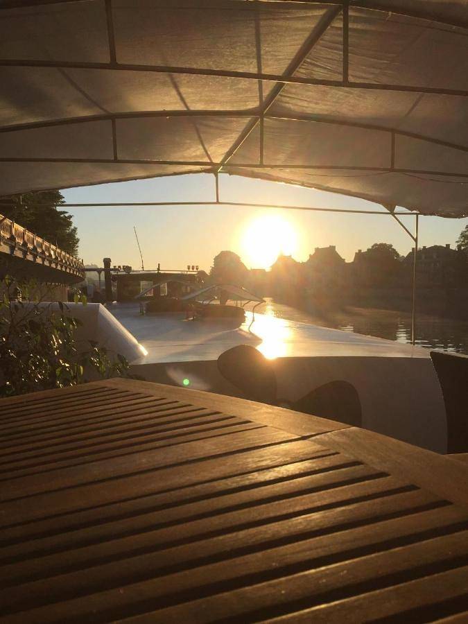 Bateau pour 2 personnes, avec terrasse et vue à Namur - 3