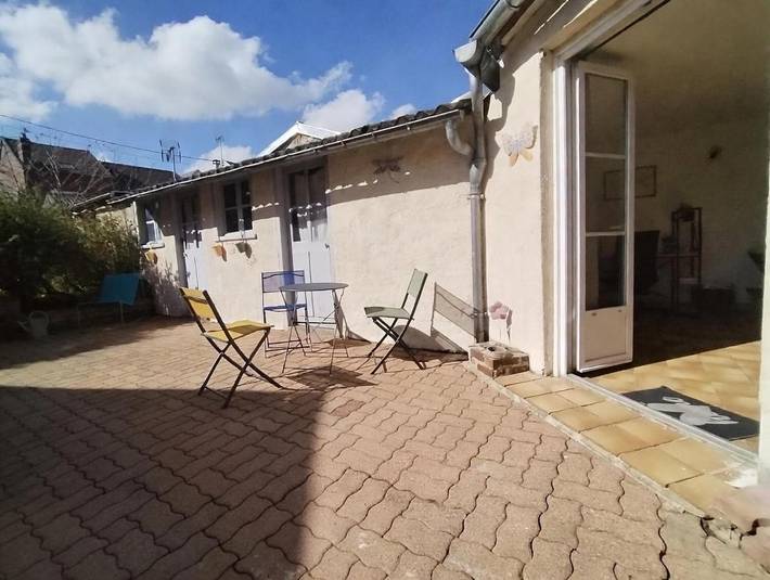 Gîte pour 3 personnes, avec jardin à Saint-Just-en-Chaussée