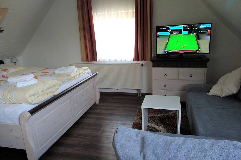 Ganze Wohnung, Gemütliches Ferienapartment, kostenfreies Wlan, zubuchbares Frühstück/Abendessen in Lehrberg, Romantische Straße