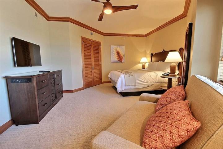 Vacation rental for 11 people, with hot tub and balcony as well as pool in Lahaina