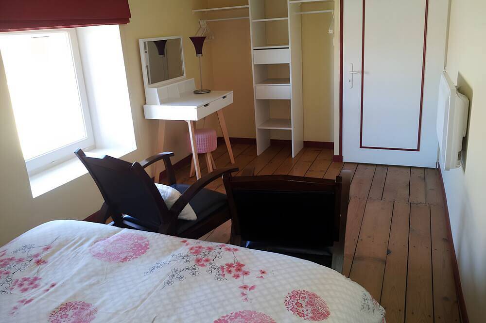 Casa de vacaciones \"Superbe Grange\" cerca de Puy du Fou, tranquila, con piscina y jardín in Bressuire, Deux-Sèvres