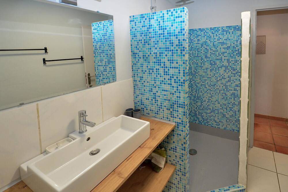 Gorgeous home in Besse sur Issole in Besse-sur-Issole, Brignoles region