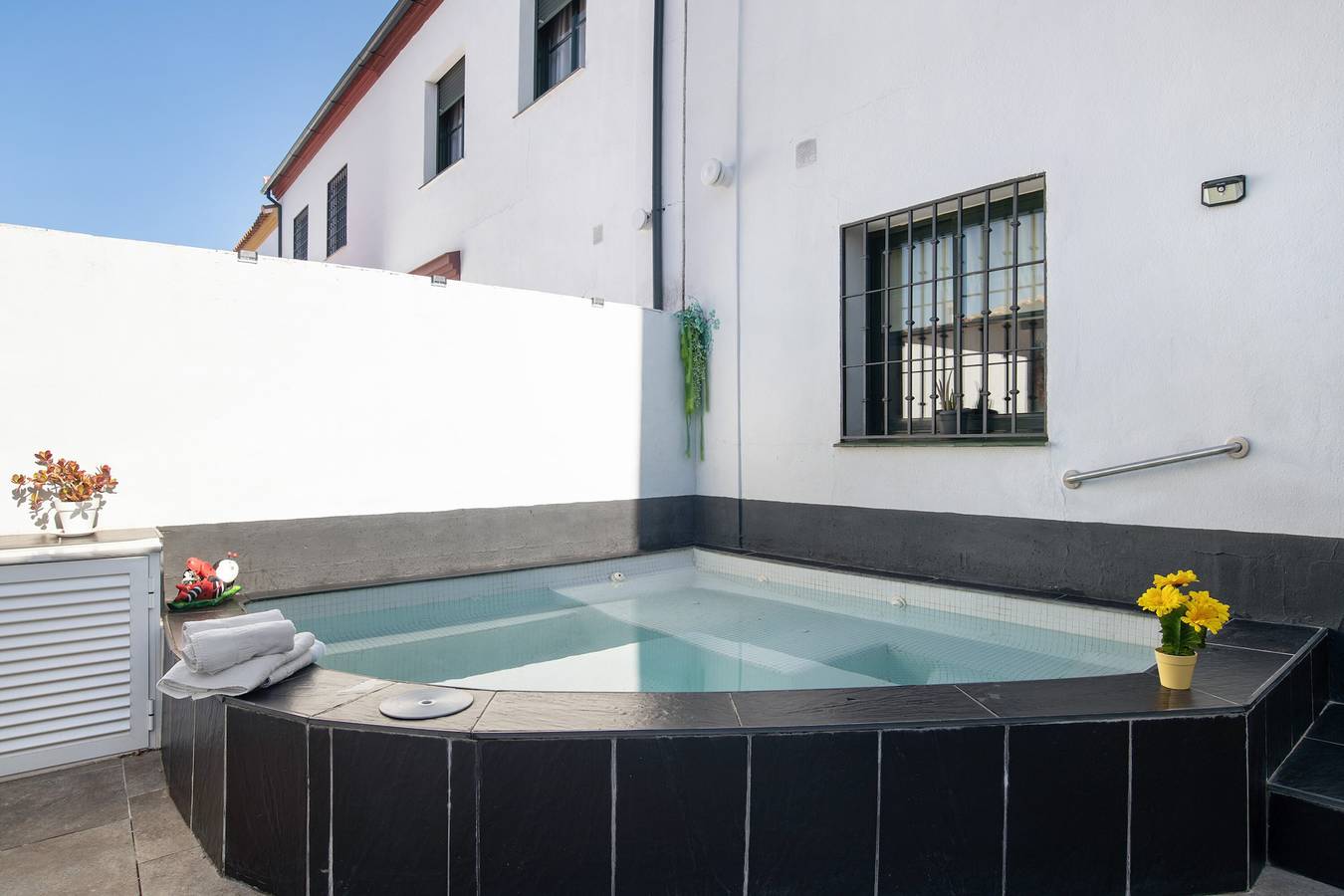 Chalet 'Casa Mia' avec jacuzzi extérieur, terrasse privée, jardin privé et Wi-Fi in Ronda, Province de Málaga