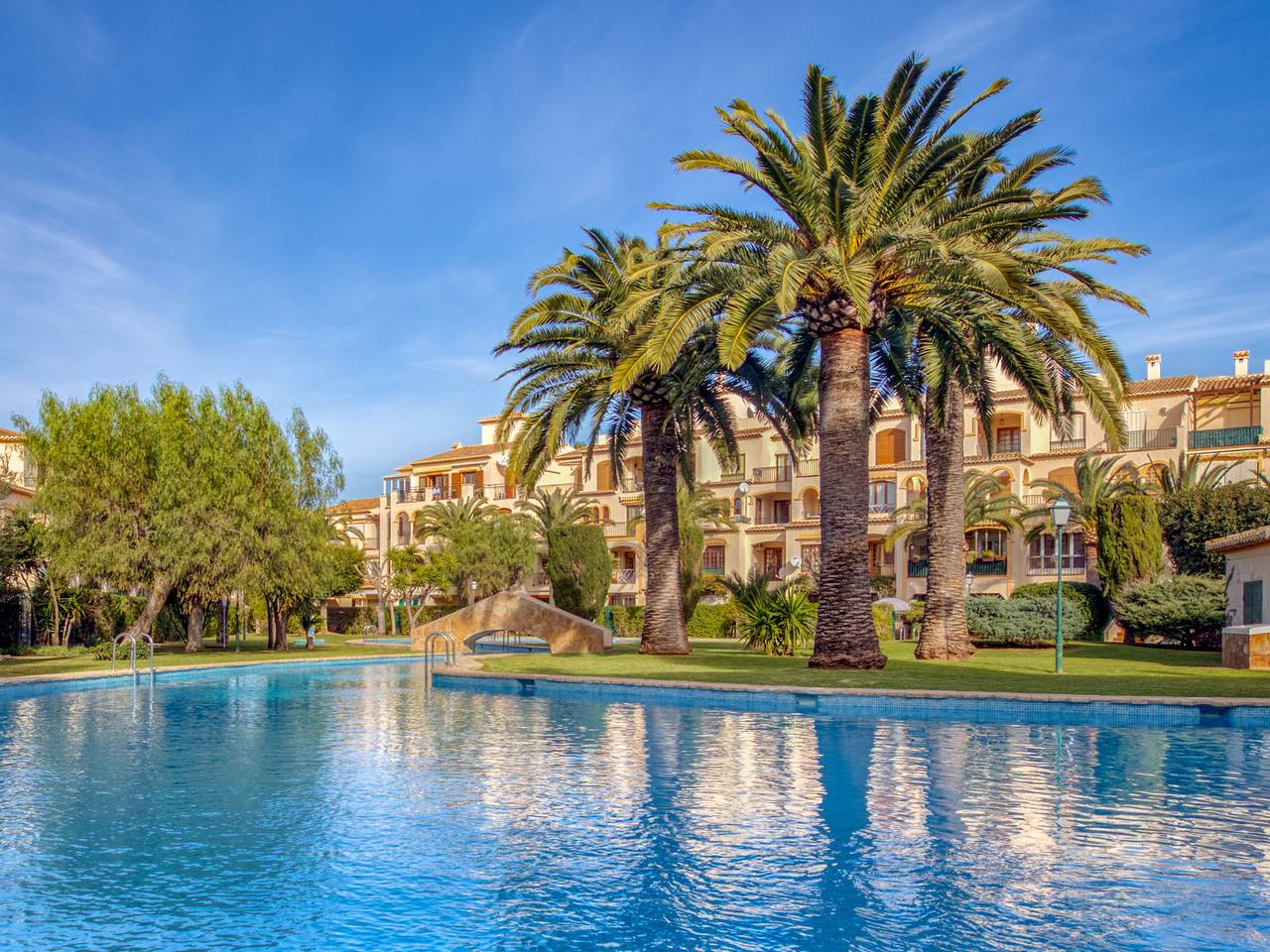 Entire apartment, La Isla in Playa del Arenal, Jávea