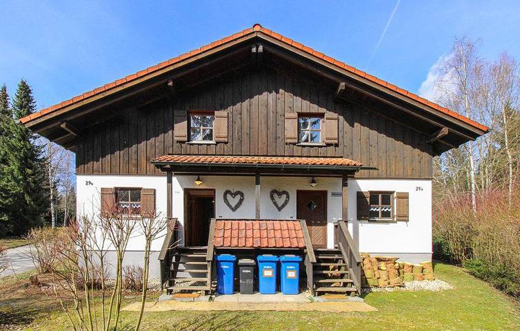 Ferienhaus für 4 Personen, mit Balkon und Balkon/Terrasse sowie Garten und Sauna in Regen (Ostbayern)
