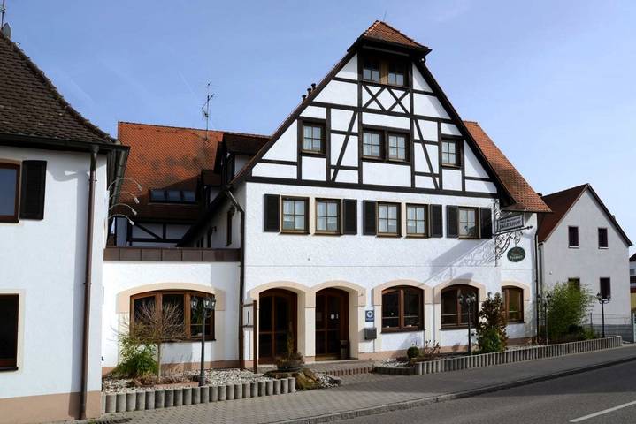 Hotel für 2 Personen, mit Terrasse in Roth