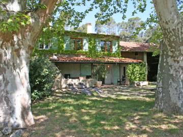Gîte pour 4 personnes, avec jardin à Barjols