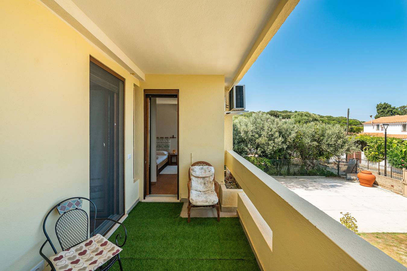 Room 'Istè' with Sea View, Private Terrace and Air Conditioning in Porto Columbu, Sarroch