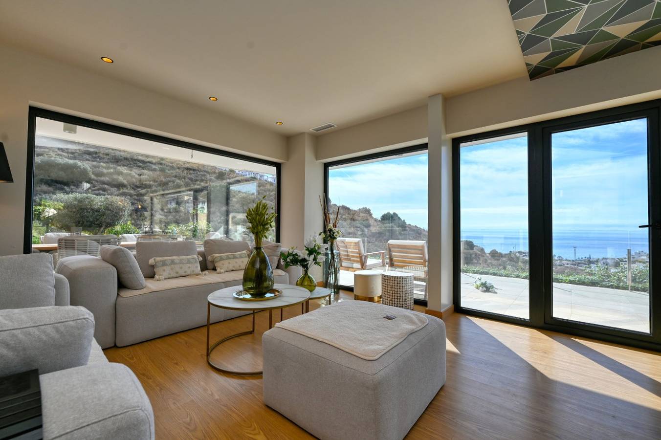 Villa met zeezicht & Pool - Takecaremalaga in Torrox Costa, Torrox