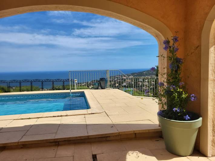 Maison de vacances pour 8 personnes, avec jardin et piscine, adapté aux familles