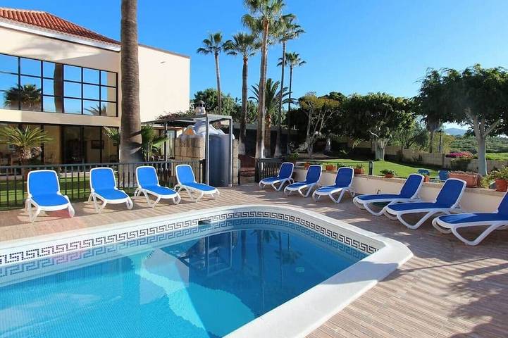Villa pour 20 personnes, avec jardin - 1