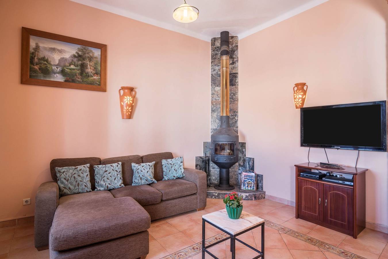 Vila "Casa Santa Maria" com piscina, Wi-Fi, terraço e jardim; Estacionamento disponível na propriedade in Ferreiras, Distrito de Faro