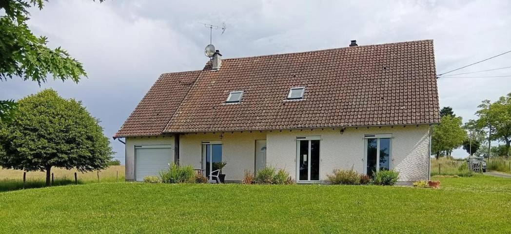 Location de vacances pour 6 personnes, avec vue et jardin à Chamboulive - 2