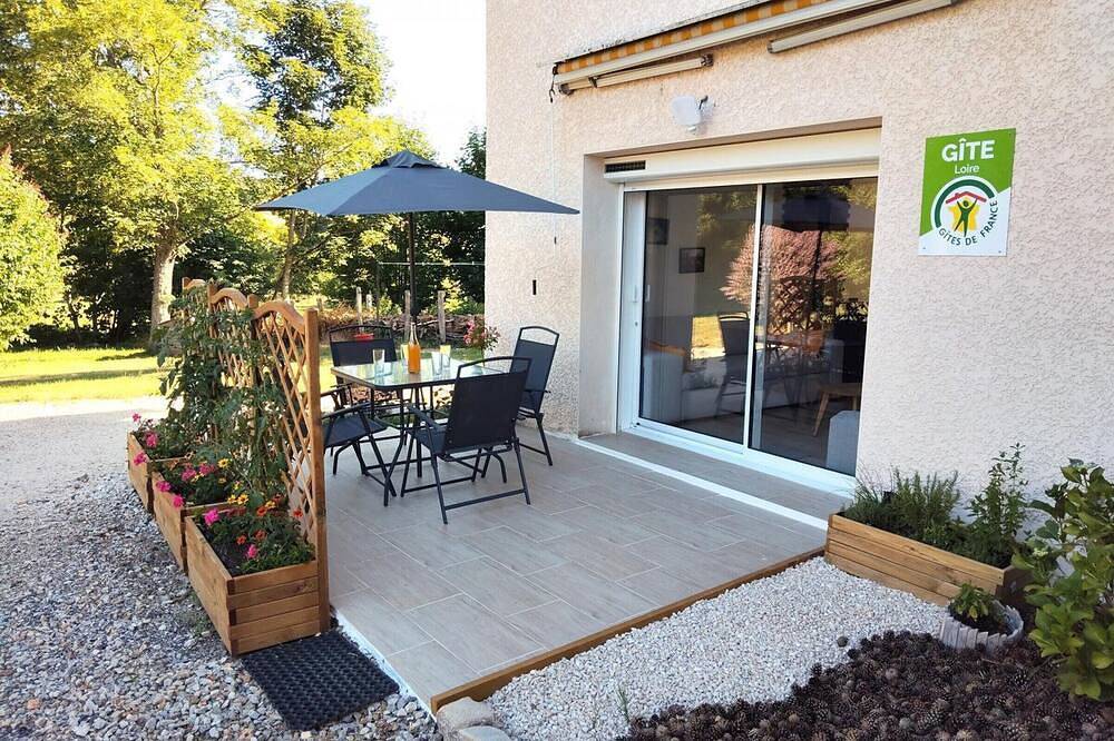 Gîte 4 pers. rénové avec jardin à La Versanne, Animaux acceptés in La Versanne, Parc Naturel Régional du Pilat