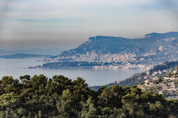 Location de vacances pour 7 personnes, avec piscine ainsi que vue et jardin, adapté aux familles à Camporosso - 4
