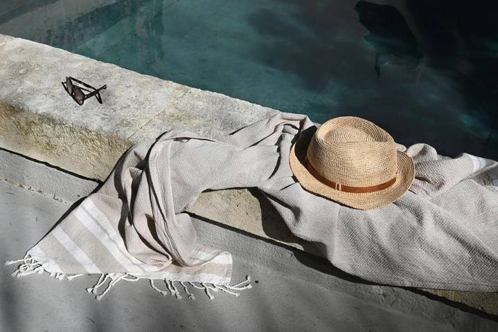 Villa pour 4 personnes, avec piscine et balcon